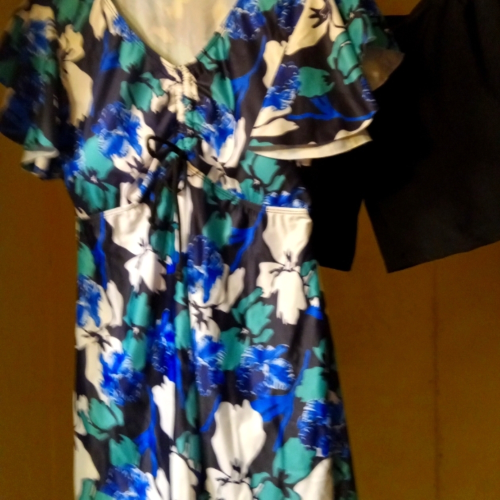 ADORABLE 2 PIECE BATHING SUIT. PERFECT.